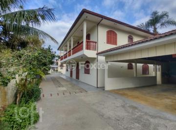 7c460c1f · Casa, 7 dormitórios, 240 m², em Canasvieiras