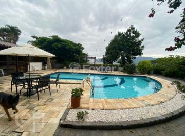 4fbcc68c · Casa, 7 dormitórios, 411 m², em Trindade