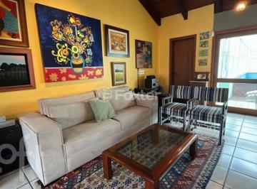 fa2c9da9 · Casa, 4 dormitórios, 324 m², em Petrópolis