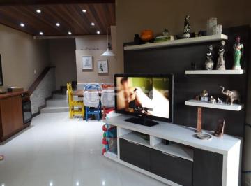 b26fcc15-ad16-401b-8b78-c121ab589a2c.jpg · Casa, 4 dormitórios, 250 m², em Cascata