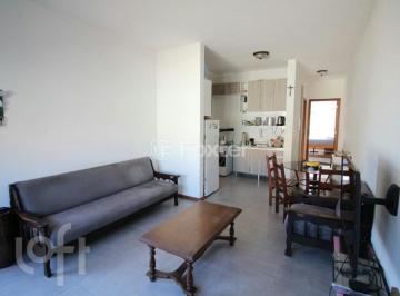 4f1562cd · Casa, 2 dormitórios, 69.45 m², em Centro