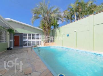 3898ff71 · Casa, 3 dormitórios, 220 m², em Rio Branco