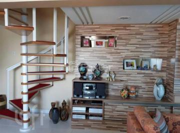 1d2d2821 · Cobertura, 3 dormitórios, 232 m², em Centro