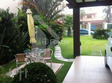 92c9a1ee · Casa, 3 dormitórios, 141 m², em Centro