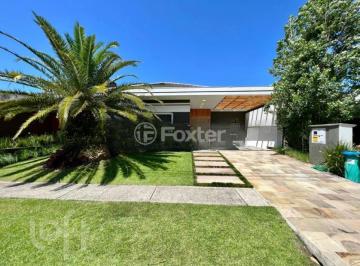 72ba7d84 · Casa em Condomínio, 4 dormitórios, 200 m², em Centro