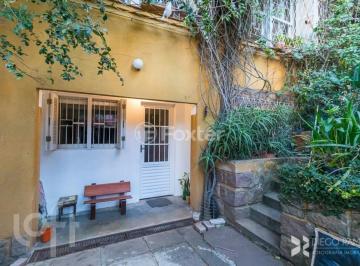 44f29242 · Casa, 3 dormitórios, 180 m², em Petrópolis