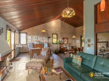 5631551d · Casa em Condomínio, 3 dormitórios, 240 m², em Diva Lessa de Jesus