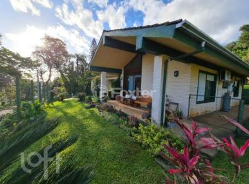 f0c5bf69 · Casa, 6 dormitórios, 329.31 m², em Vila Nova