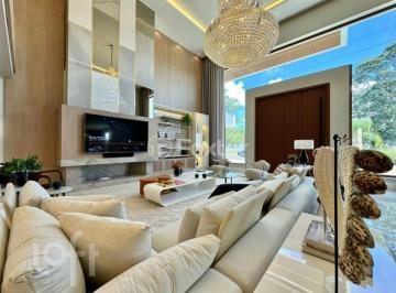 fabee377 · Casa em Condomínio, 6 dormitórios, 907.5 m², em Zona Nova