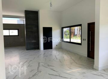 e52b36b9 · Casa em Condomínio, 3 dormitórios, 225 m², em Centro