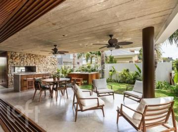 27d81d71 · Casa em Condomínio, 4 dormitórios, 350 m², em Centro
