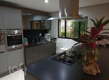 baf2543f · Casa, 4 dormitórios, 296.08 m², em Três Figueiras