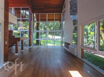 9032826a · Casa em Condomínio, 4 dormitórios, 385.65 m², em Centro