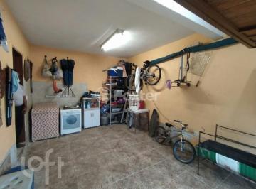28eb9850 · Casa, 3 dormitórios, 300 m², em Teresópolis