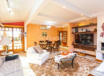 6d749274 · Casa, 3 dormitórios, 207.75 m², em Teresópolis