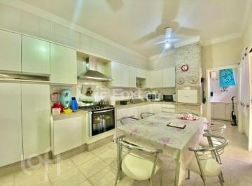 812d2370 · Casa, 4 dormitórios, 249.41 m², em Hípica