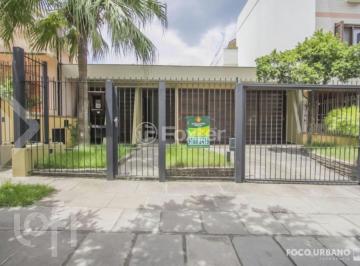 bed3fd79 · Casa, 5 dormitórios, 333.33 m², em Petrópolis