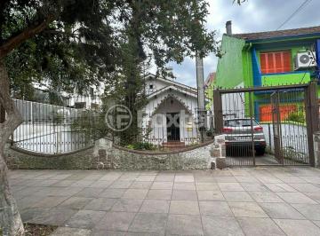 abfedad7 · Casa, 3 dormitórios, 561.7 m², em Menino Deus