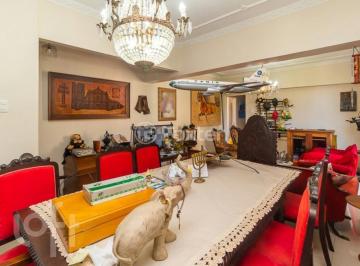 c8397843 · Apartamento, 4 dormitórios, 133.9 m², em Centro Histórico