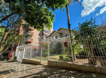 8201ff73 · Casa, 4 dormitórios, 277.78 m², em Petrópolis