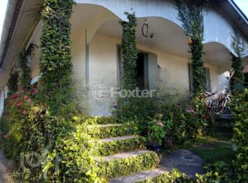 2842392f · Casa, 5 dormitórios, 140 m², em Centro