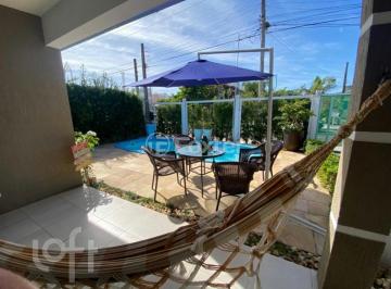 c93a0c79 · Casa, 4 dormitórios, 209.28 m², em Centro