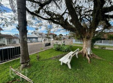101cde00 · Casa, 3 dormitórios, 135.72 m², em Pinheiro