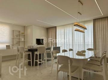 8bc1e9f3 · Apartamento, 3 dormitórios, 241.21 m², em Centro