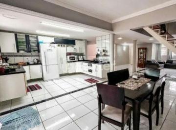 1b06a439 · Casa, 4 dormitórios, 356.28 m², em Vila Nova