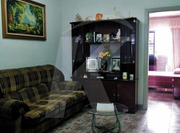 Casa · 188m² · 5 Quartos · 3 Vagas · Sobrado possui 4 casas nos fundos para rendimento no Jardim Japão
