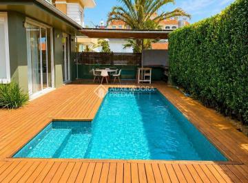 Casa · 376m² · 5 Quartos · 2 Vagas · Casa em Jurerê Internacional, Florianópolis.