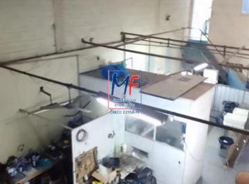 Comercial · 180m² · Excelente galpão no Parque Novo Mundo, 180 m² a.u., com 6 cômodos, 4 banheiros, um salão comercial e