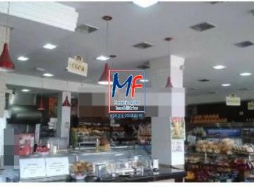 Comercial · 2417m² · Excelente Prédio no Jd. Maringá, 1486 m² a.u., terreno de 810m², frente de 30m, Zona ZEU, não aceita