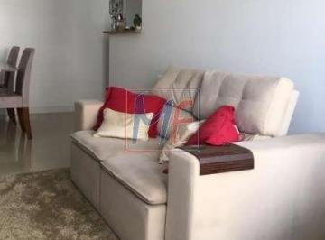 Apartamento · 55m² · 2 Quartos · Excelente apartamento no bairro Vila Andrade, armários planejados, varanda estendida e fechada, com