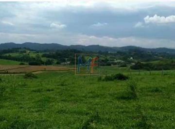Terreno · 560000m² · Amplo Terreno em Jacareí, muito bem localizado com 560.000 m² de área . Ideal para loteamentos ,