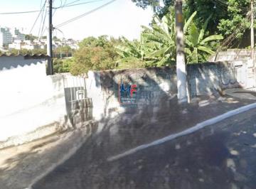 Terreno · 591m² · Excelente terreno com 591 m2  e 140 m2 a.c., testada de 10 m, ZEU , na Chácara Inglesa, composto por