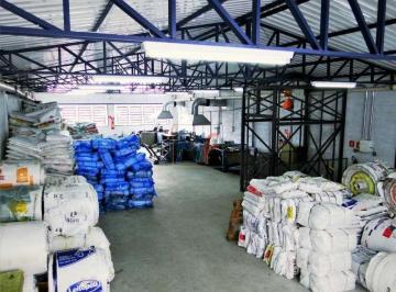 Comercial · 800m² · Galpão Comercial com 800 m², terreno com 10 m x 50 m sendo 500 m², com salas, escritórios, quartos, 