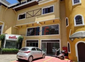 Comercial · 132m² · Excelente loja Vila Jaguaribe, em Campos do Jordão - SP, com 132 m² de área útil, piso frio, mezani