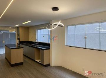Casa · 250m² · 3 Quartos · Excelente sobrado no Jd. Santa Cruz, 250 m² a.c., 3 dormitórios (3 suítes), sala, cozinha, churrasqu