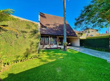 Casa de Alto Padrão com Suíte Master, Hidro e Espaço Gourmet nas Mercês, Curitiba · Casa de Alto Padrão com Suíte Master, Hidro e Espaço Gourmet nas Mercês, Curitiba