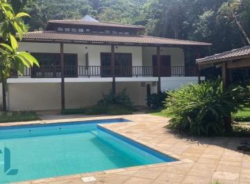 Casa · 335m² · 3 Quartos · 3 Vagas · Belíssima casa em área nobre da cidade.