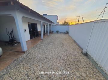202511111416012045.jpeg · Casa para Venda em Navegantes, Centro, 3 dormitórios, 1 suíte, 2 banheiros, 4 vagas