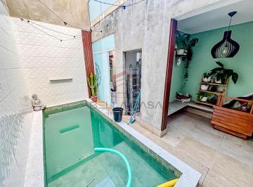 Casa · 280m² · 3 Quartos · 3 Vagas · Sobrado de 280m² com Piscina aquecida e 3 quartos