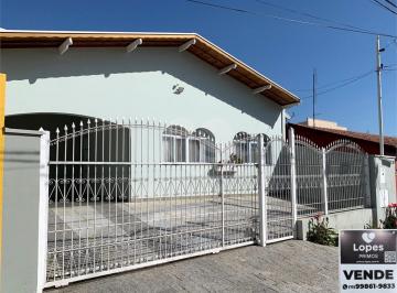 Área de Serviço · Casa térrea com 5 quartos à venda em Jardim julita - SP