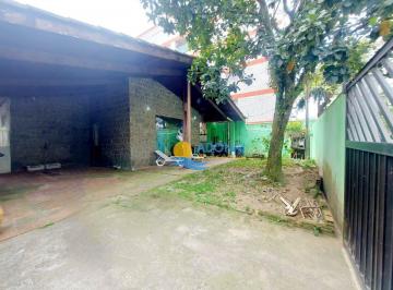 6f442e7211eec03a649f4f54211de3ac4edc847b · Casa próximo à praia 3 dormitórios — Tombo — Guarujá