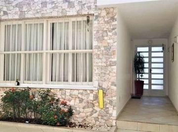 fc14b36c478f6b96b00947bbf1c26f40a9fb6134 · Sobrado em Vila Madalena com 138m², 2 dorm., suíte e 125m² de terreno - Zona Oeste SP