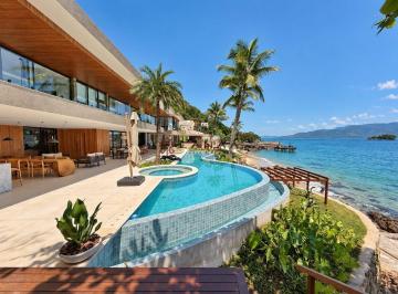 Casa · 1300m² · 6 Quartos · 6 Vagas · Propriedade contemporânea com praia privativa – 6 suítes – Mombaça, Angra