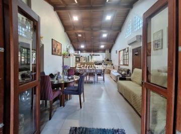 Casa · 2m² · 3 Quartos · 2 Vagas · Casa Grande com 3 Dormitórios, 1 Suíte, 3 Vagas de Garagem