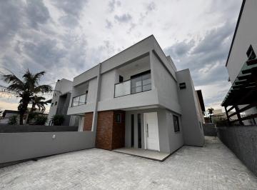 1 · Casa geminada com 3 quartos no Carianos, Florianópolis