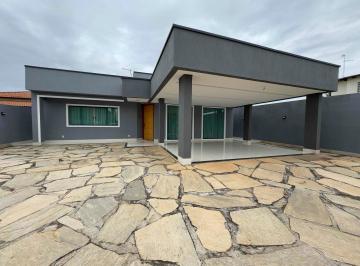 Casa de 4 quartos, Gama · Casa dos Sonhos em Condomínio Tranquilo com Piscina Aquecida e Cozinha Gourmet!